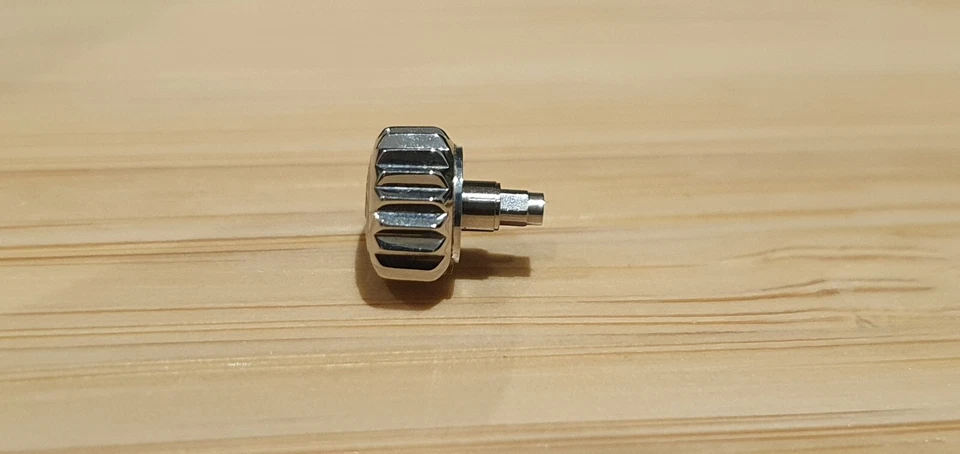 Genuine IWC Pilot Crown Mark Series 327001 007 - Image 3 of 4