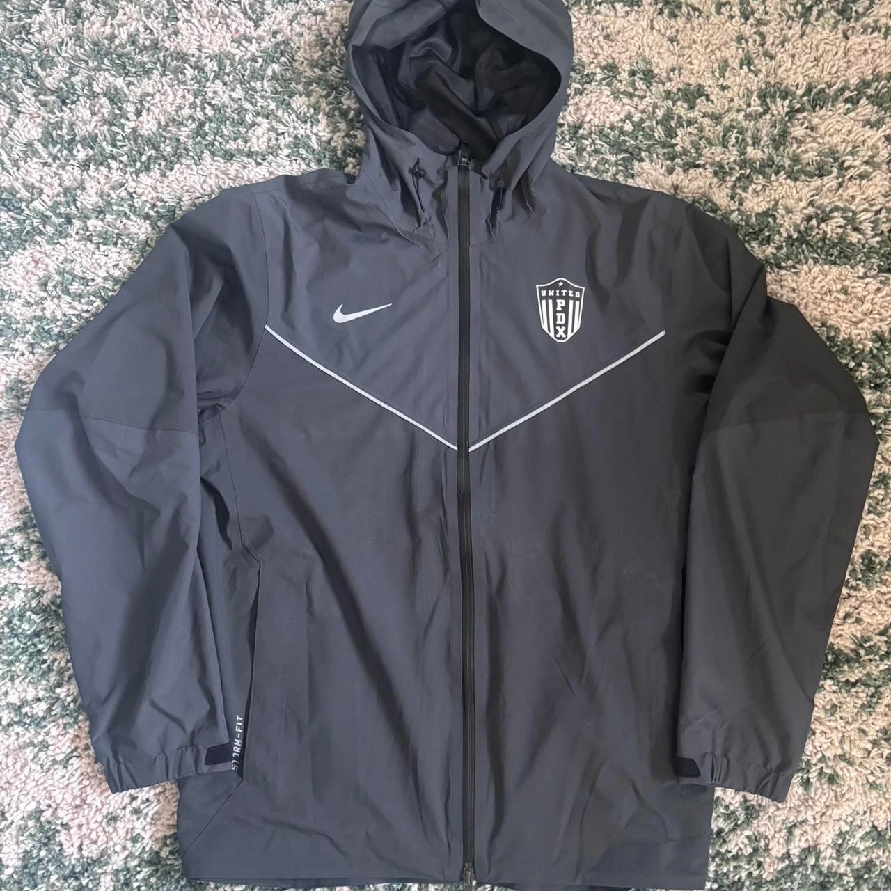 Men's Nike Storm-Fit Jacket Windbreaker Size Large Athletic Wear United PDX