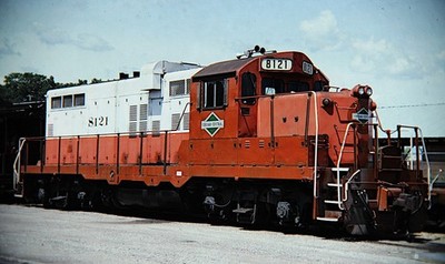 Chicago Central ex-IC 8121 EMD GP10 at Rockford IL 1986 5 x 7 Foto