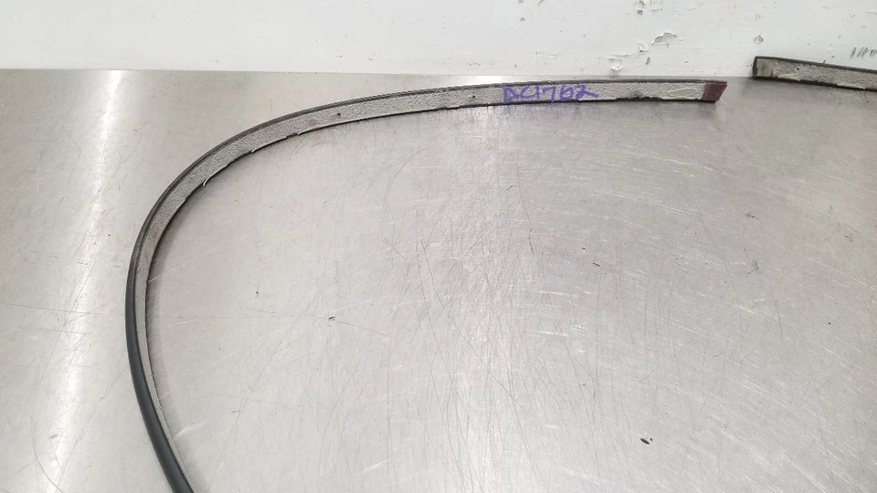 95 CHEVY IMPALA SS FRONT BUMPER MOLDING GREEN - Image 4 of 4