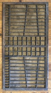 ANTIQUE LETTERPRESS TYPE TRAY SHADOW BOX 114 PART UNUSUAL STYLE RUSTIC