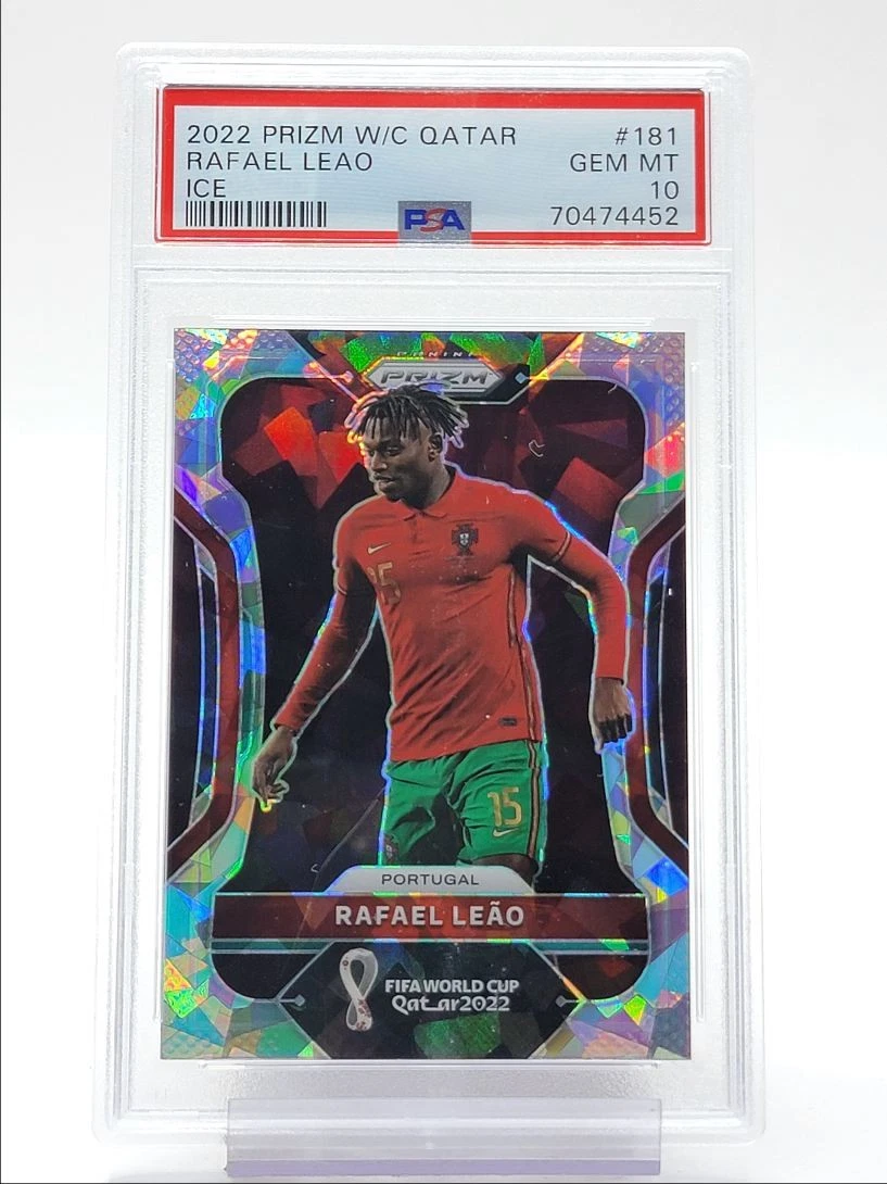 Rafael Leao trading card