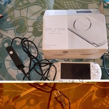 Sony PSP 3000 Console plus box plus charger !