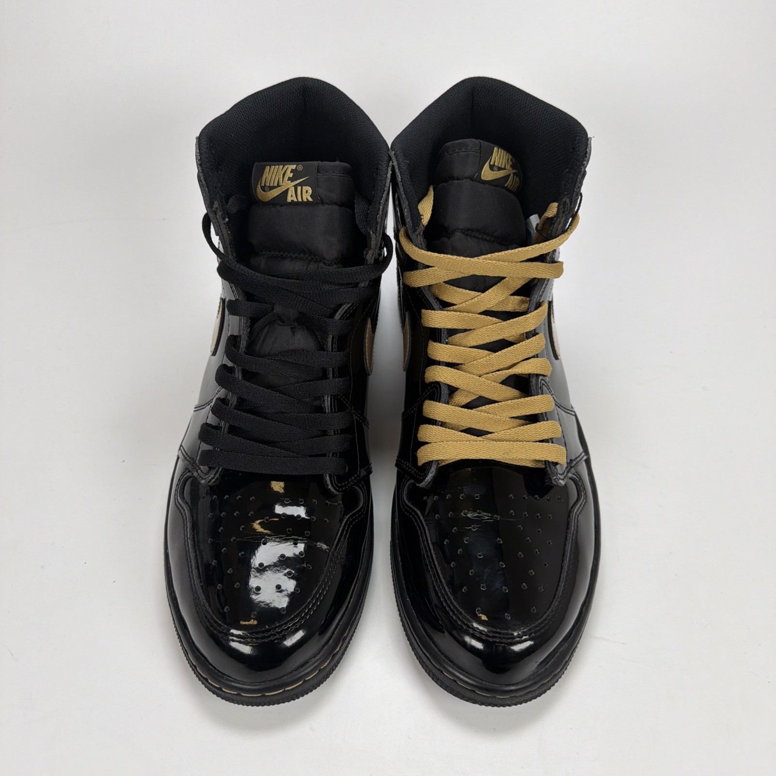 Size 13 - Air Jordan 1 Retro OG Black Metallic Gold thumbnail 4