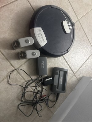 iRobot Scooba 390 Robot Mop Floor Cleaner W/ Charger No Battery . Parts Not Test