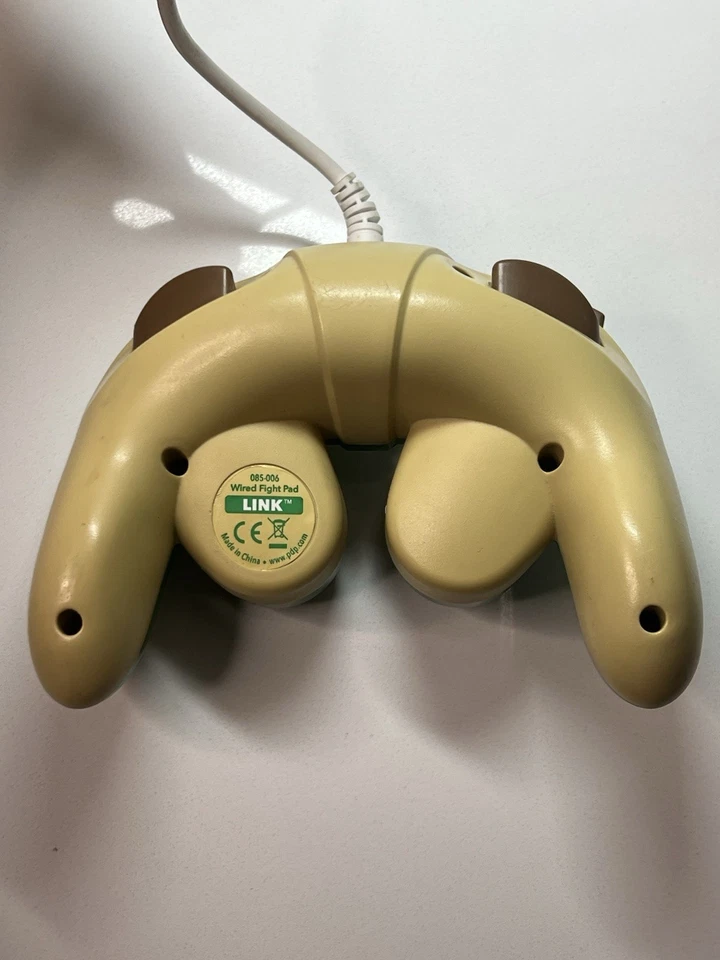 Nintendo Wii/Wii U Zelda Link Controller Fight Pad for Super Smash Bros GameCube - Image 3 of 4