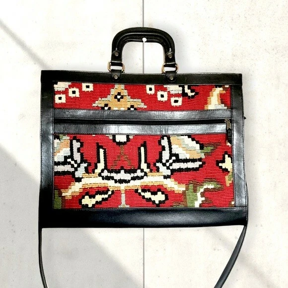 Bolso/maletín colorido vintage Kilim y cuero negro de Yun Art Foto 4 de 4