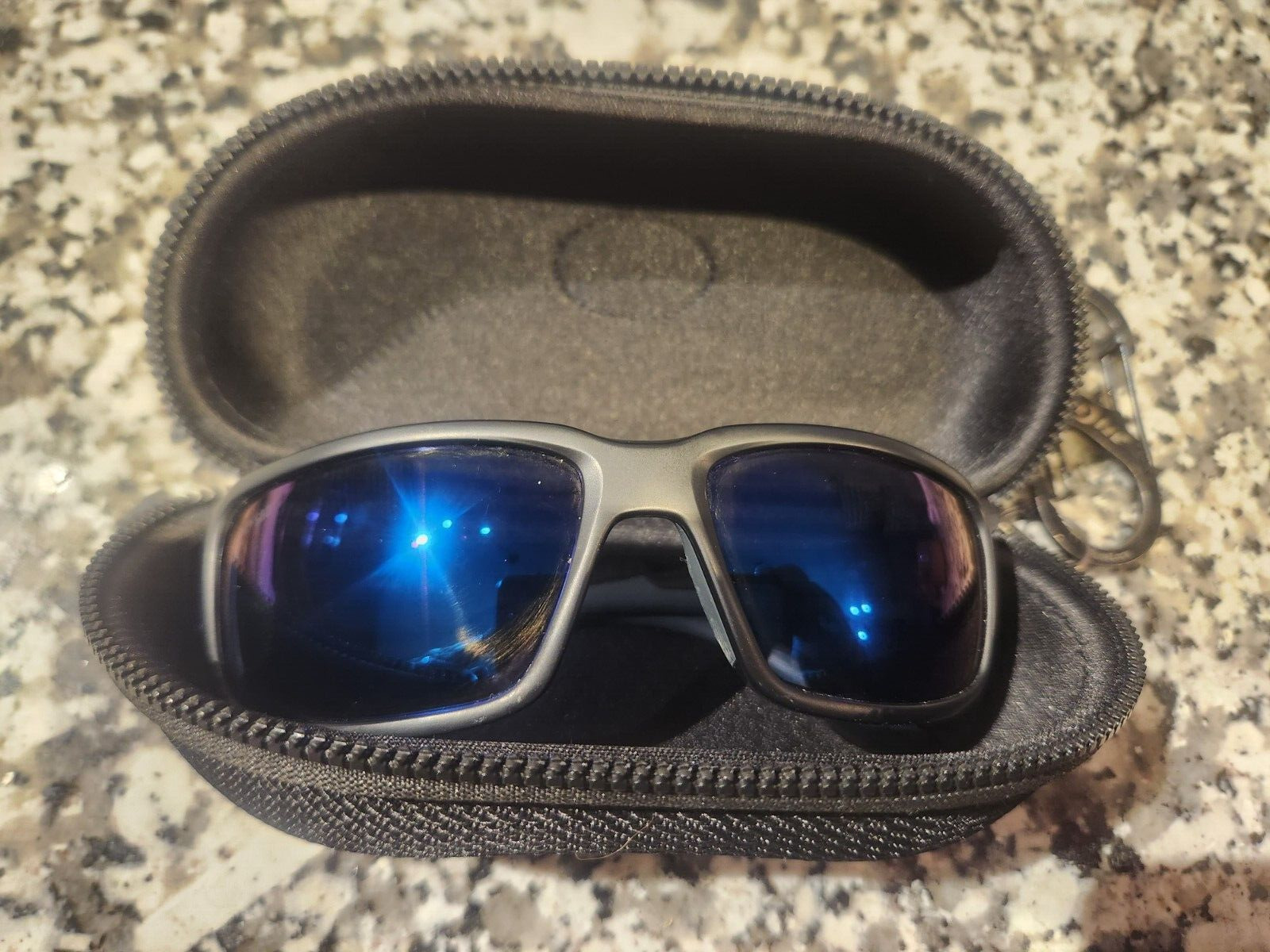 Fantail 580 Black Costa Del Mar Sunglasses - image 7