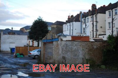 FOTO THORPE BAY GESCHÄFTE VON HINTEN NICHT GANZ SO ANGENEHM. 2009