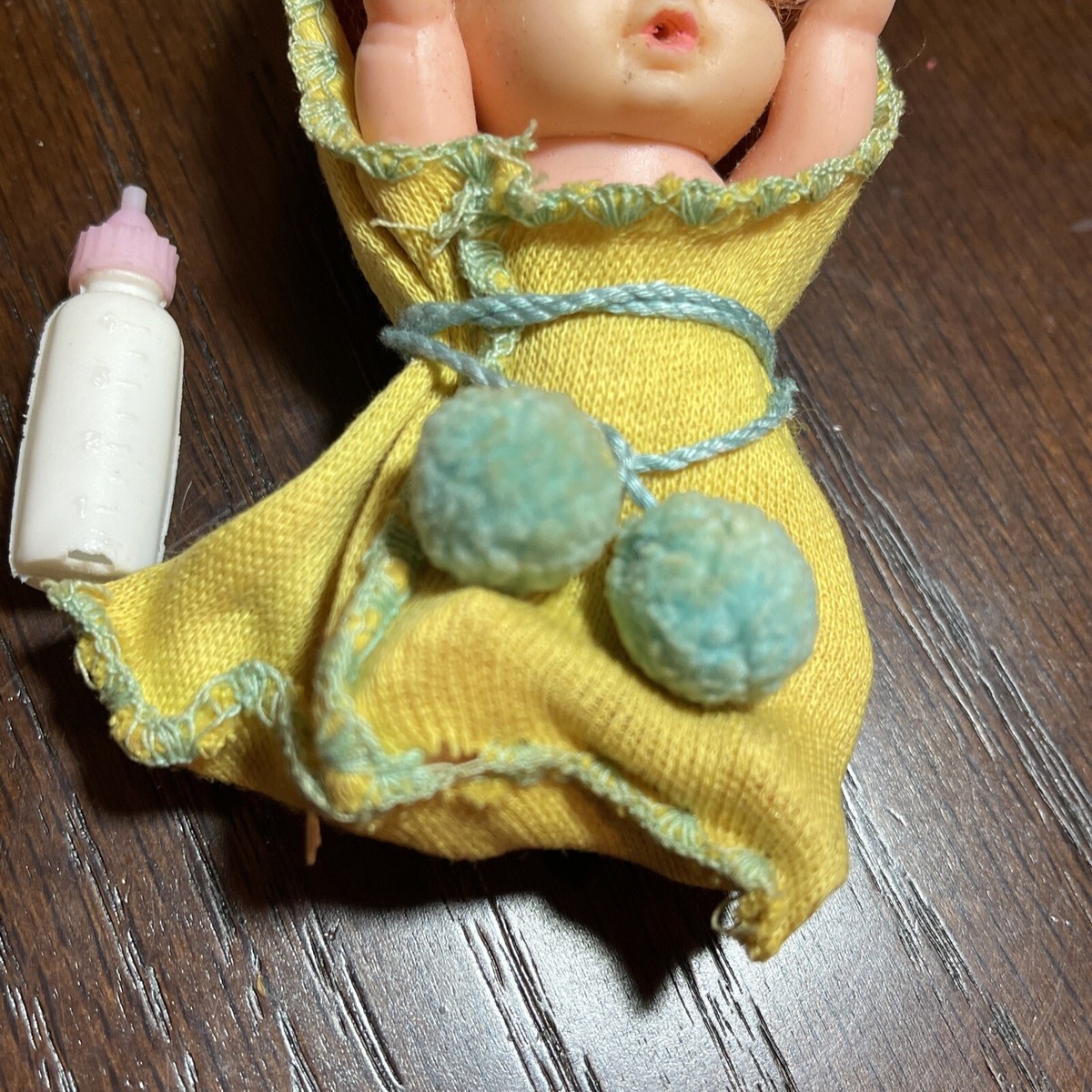 VINTAGE UNEEDA BABY PEE WEE DOLL Red Hair Yellow & Blue W