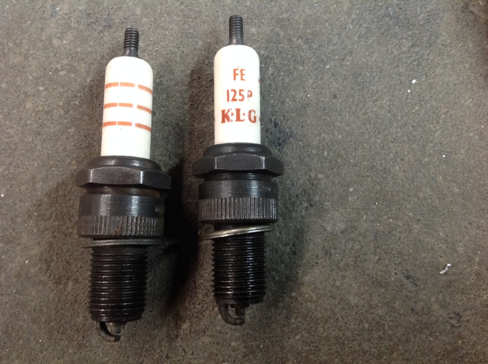 Lamborghini 350 Spark plug