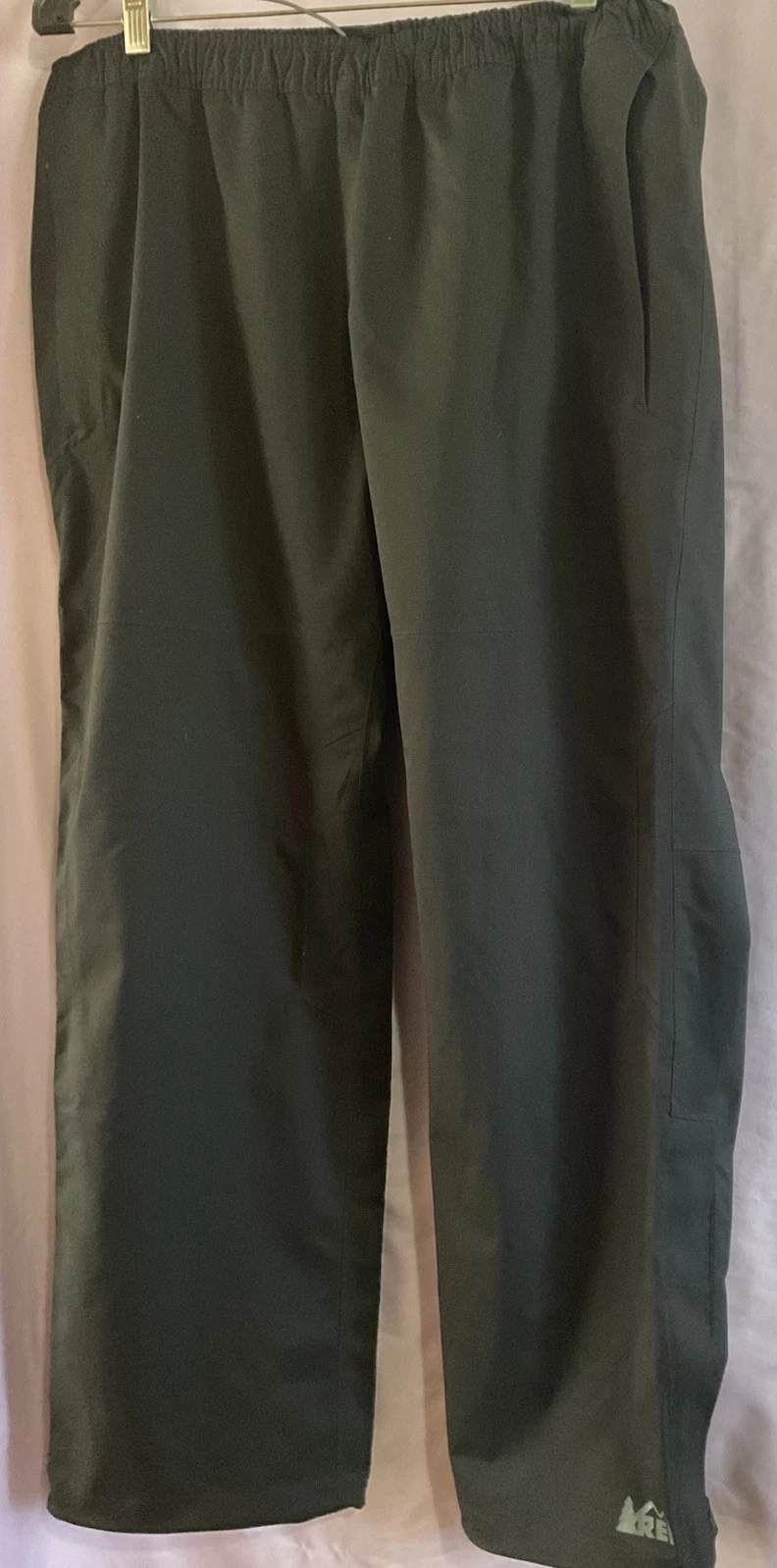 REI E1 , Pants Men's XL-30L Water,Wind Resistant ,Black Outdoor .