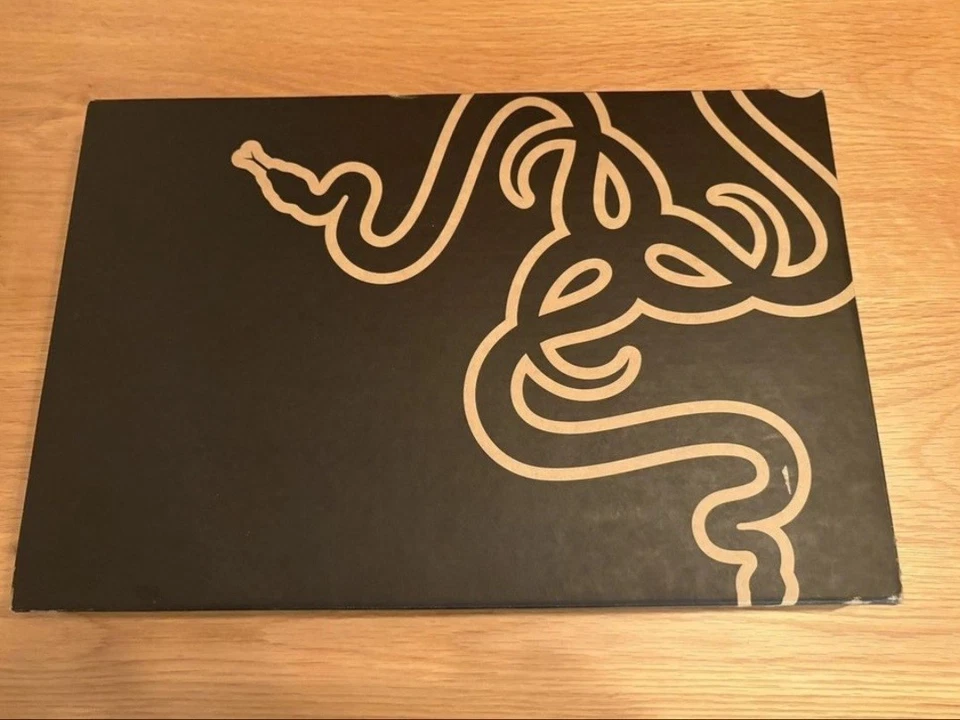 Razer Blade 15 RTX 3080 16 GB RAM 512 GB SSD Intel Core I7 10th Gen M - Bild 4 von 4