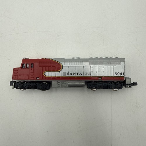 LOCOMOTORA DIÉSEL MODELO POWER MEHANO ESCALA N SANTA FE F40PH #5941 - PROBADA | Condition: Used