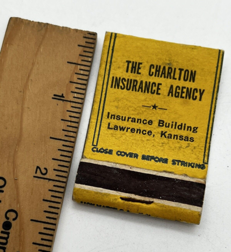 Robo de la agencia de seguros Lawrence KS Charlton - Cubierta vintage de fósforo de la era de la Segunda Guerra Mundial - Imagen 1 de 4