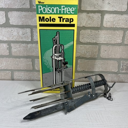 Victor Plunger Style Mole Trap Steel Spike Model 0645 Made In USA - 第 1/10 張圖片