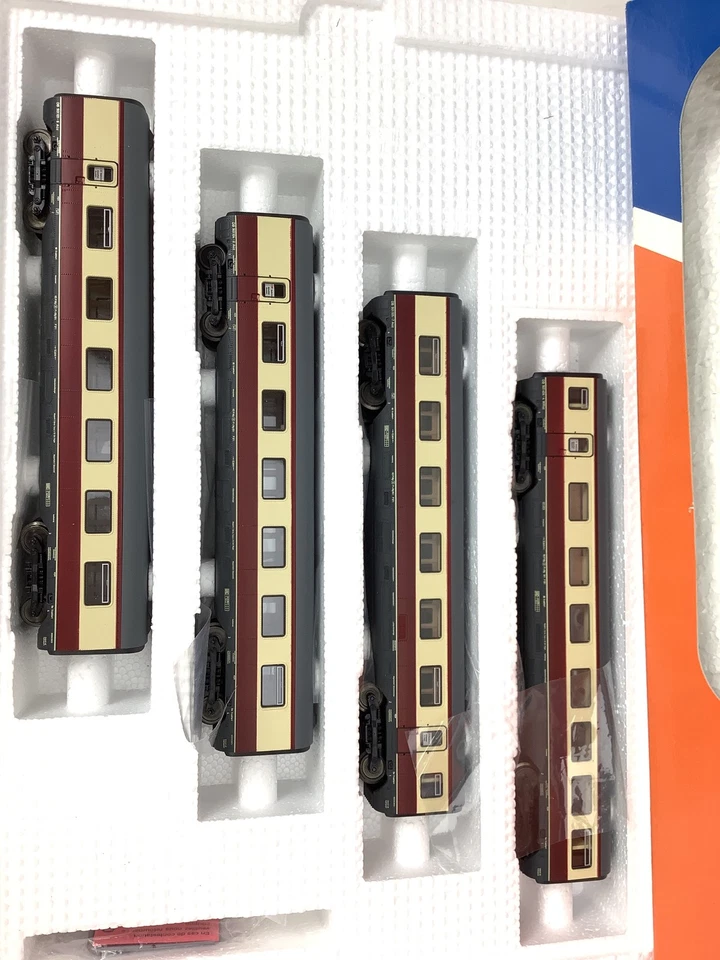 Roco H0 43012 43015 Diesel-Triebwagenzug 8-tlg. TEE "Helvetia" BR VT 11.5 DB - Bild 3 von 4