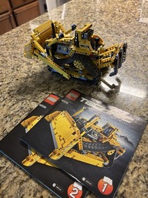 LEGO TECHNIC: Bulldozer (42028)