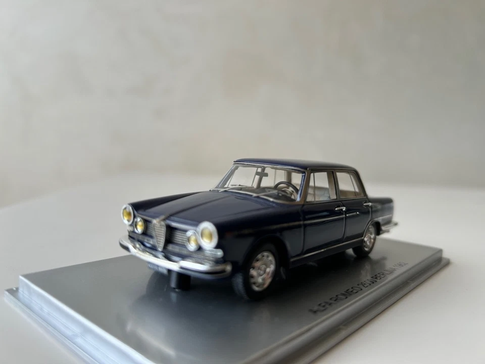 Kess Models Alfa Romeo 2600 Berlina 1962 1:43 - Image 2 of 4