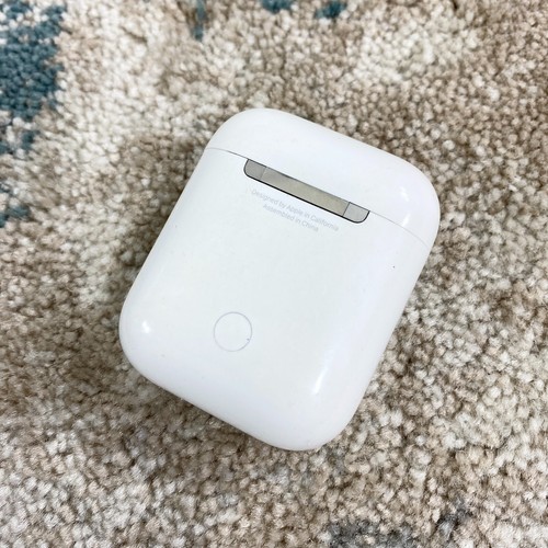 Apple Wireless Charging Case (2nd Generation) In White RRP £80 *NO EARPHONES* - 第 3/3 張圖片