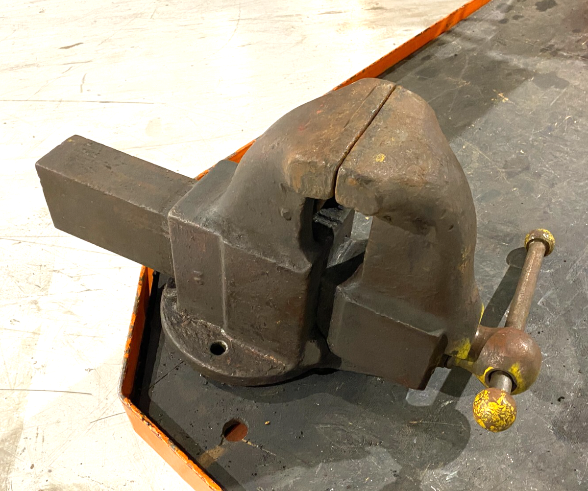 Vintage Reed Mfg No. 34 Benchtop Stationary Vise 6