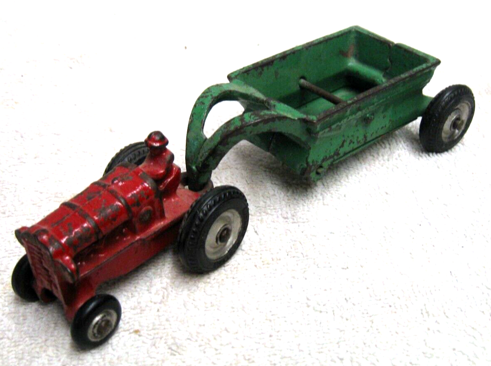 1930S ARCADE ALLIS CHALMERS 265R RED TRACTOR & GREEN DUMP SPREADER CAST