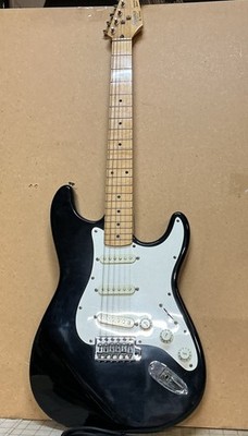 Squier Stratocaster Fender Electric Guitar Made In Korea #E925832 With Case