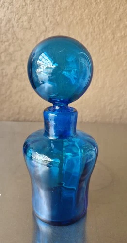 Blenko Glass Decanter With Glass Stopper Blue Turquoise 8.5" Tall