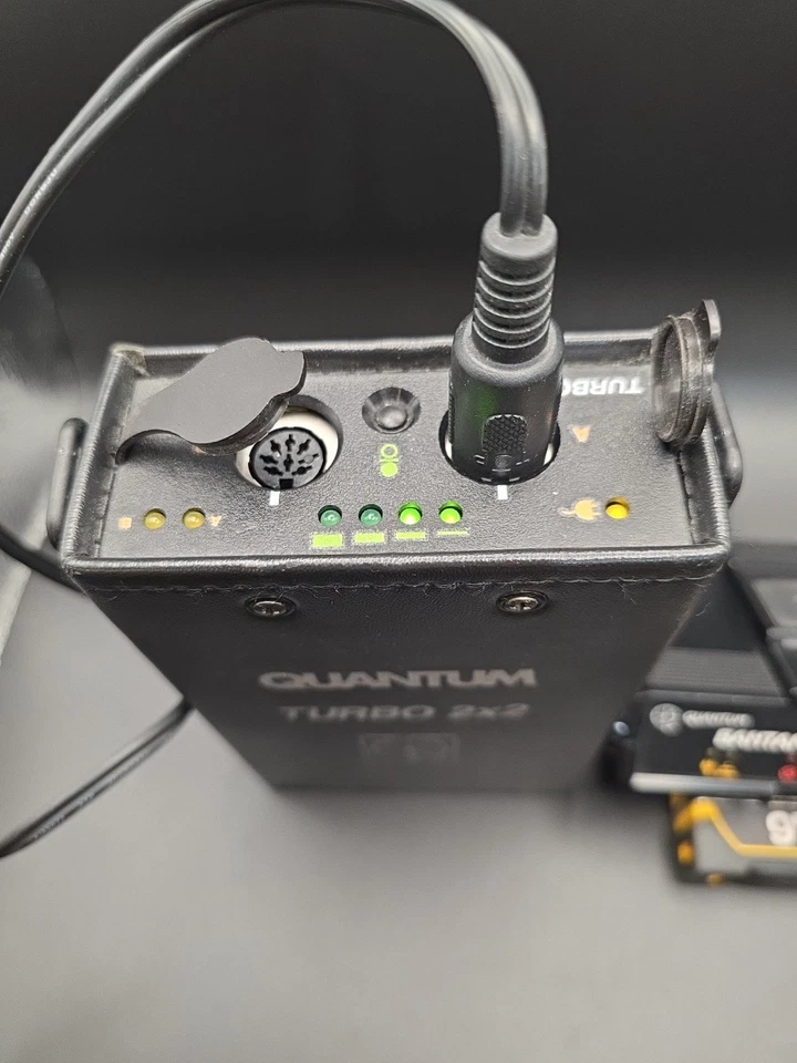 Quantum Turbo 2x2 com carregador e bateria Quantum Bantam sem carregador apenas peças - Imagem 2 de 4