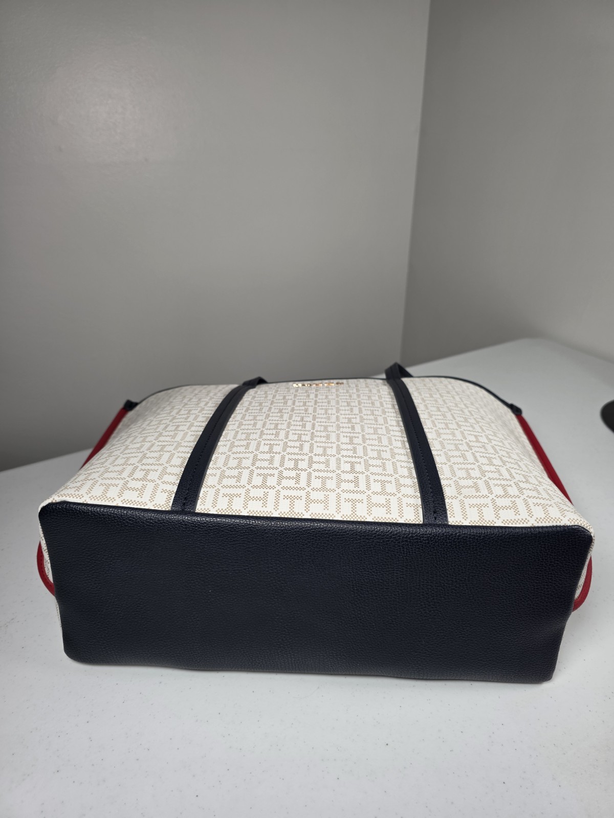 Tommy Hilfiger Monogram Tote — image 5
