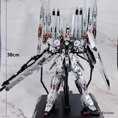 [PRICE DROP] Custom Painted Nu Gundam Urethane High-Gloss Pro Built w/Art Set