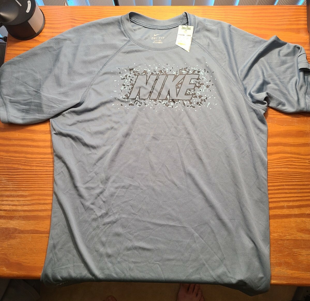 olive green nike t shirt