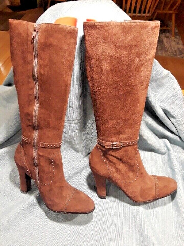 New Condition BCBGMAXAZRIA Brown Suede/ Leather Knee High Heeled boot-Size 6B/36