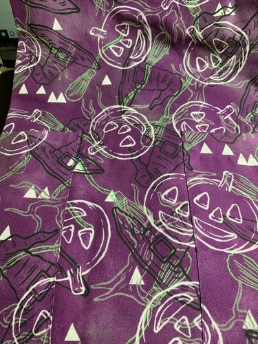 TAFFORD SCRUB TOP SIZE XS HALLOWEEN AFRAID OF THE DARK-PURPLE NWT PUMPKIN WITCH - Picture 10 of 10