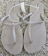 NWT Old Navy T-Strap Womens Flip Flops Sandals Light Brown Taupe Tan Size 8