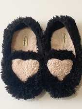 Dearfoams Black Pink Heart Scuff Slippers Memory Foam Kids Medium Size 13-1