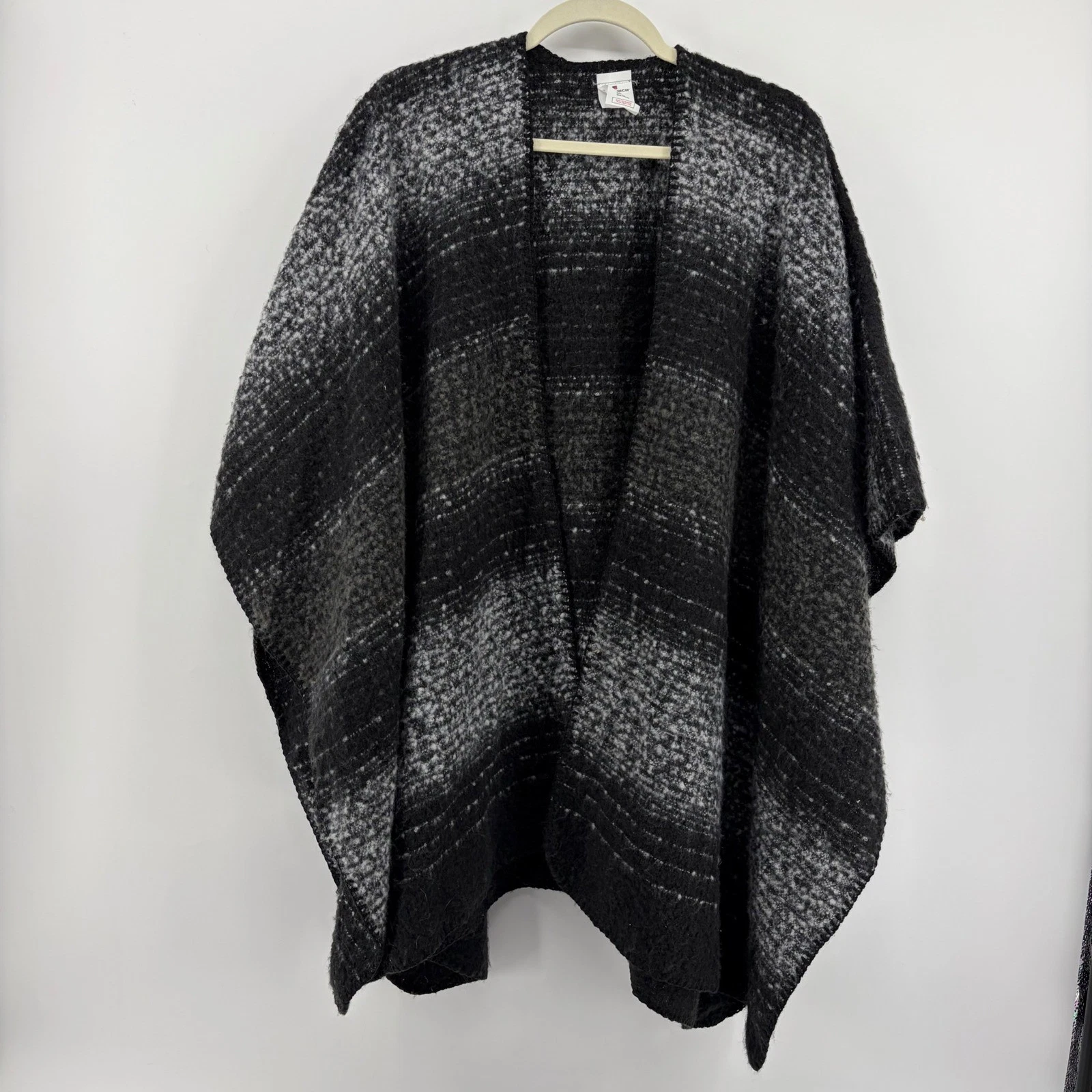 Woolrich Womens OS Poncho Black Gray Striped Open Front Cape Wrap Gorpcore Cozy