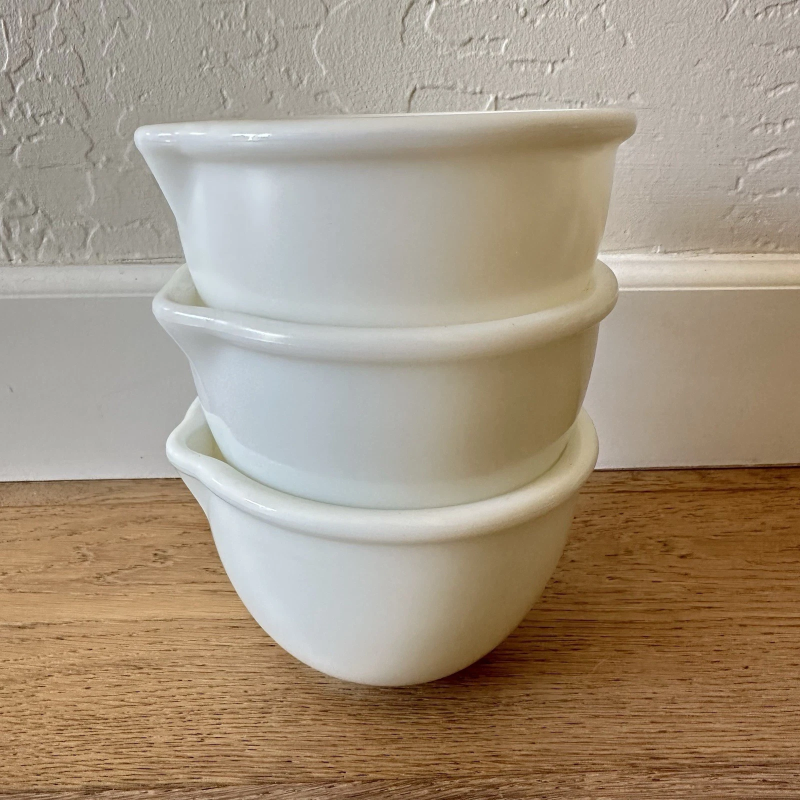 Vintage Milk Glass Nesting Mixing Bowls Set of 3 w/ Pour Spouts White