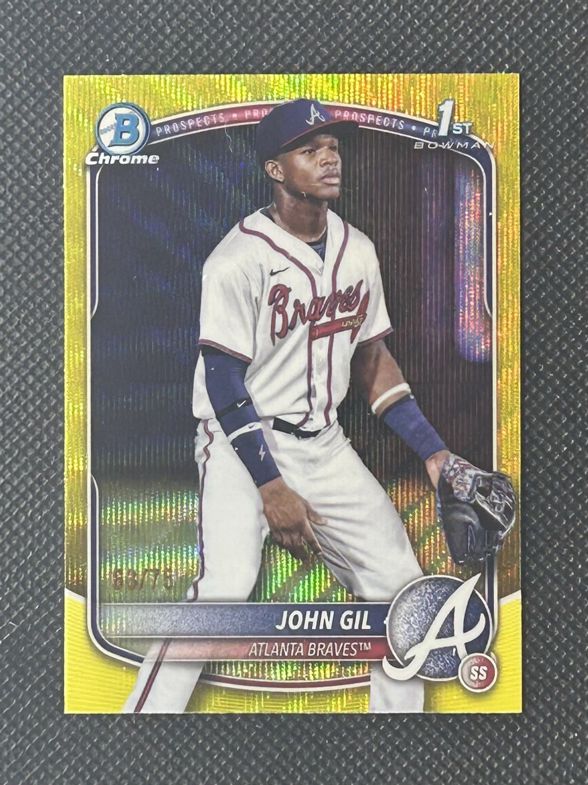 2025 BOWMAN CHROME 1ST JOHN GIL YELLOW WAVE REFRACTOR /75 CARD #BCP-172