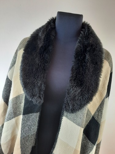 Poncho Cape Shawl Knitted Jumper Black Biege Check Oversized Open Cardigan - Picture 2 of 12