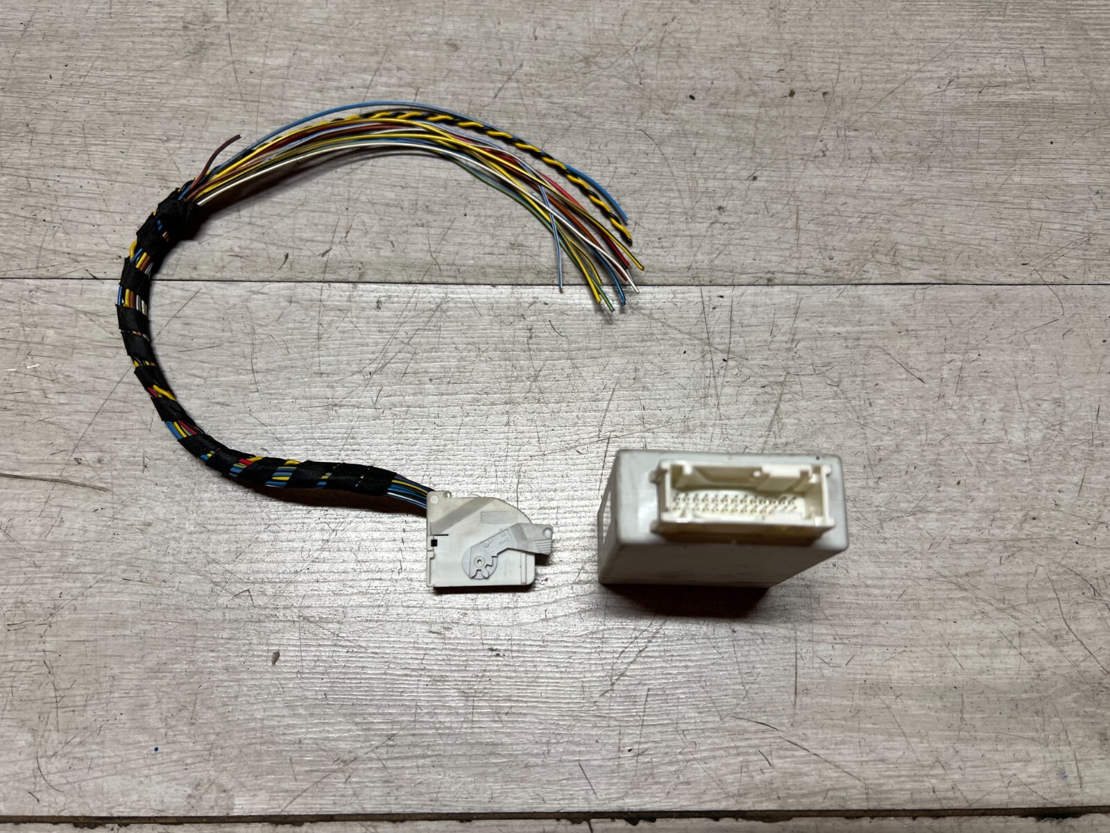 BMW E61 Air Suspension Control Module 3714676628001 for sale online eBay