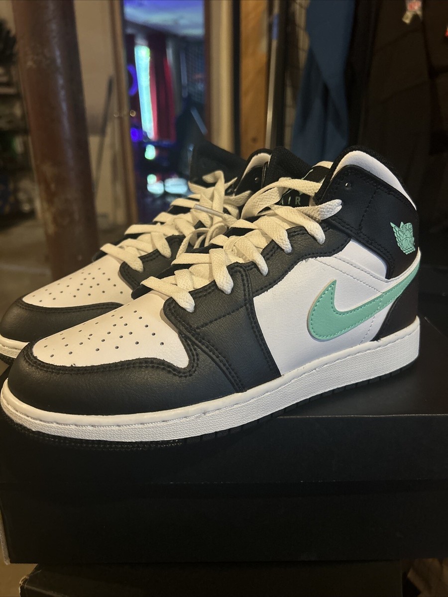 BOYS GRADE SCHOOL AIR JORDAN MID_WHITE/GREEN GLOW-BLACK DQ8423-103-SIZE