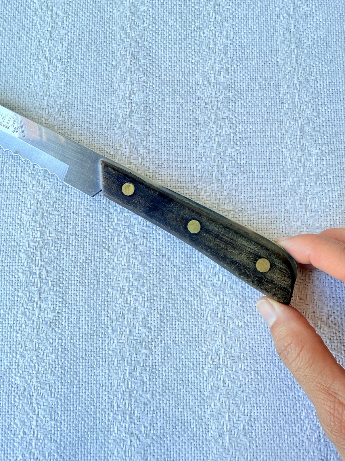 Vintage AVANTIX Stainless Steel Serrated Slicing Knife Wood Handle Japan 15”