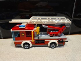 LEGO CITY: Fire Ladder Truck (60107) Complete With Box & Manual Retired 2016