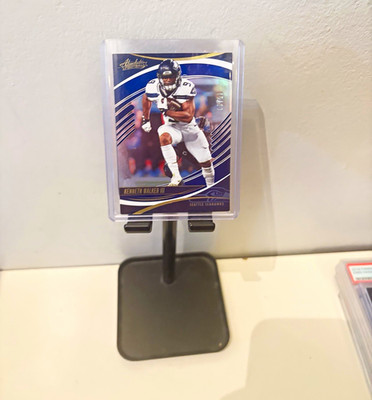 Panini Absolute 2025 Kenneth Walker III #57 Gold Spectrum /50 Seahawks