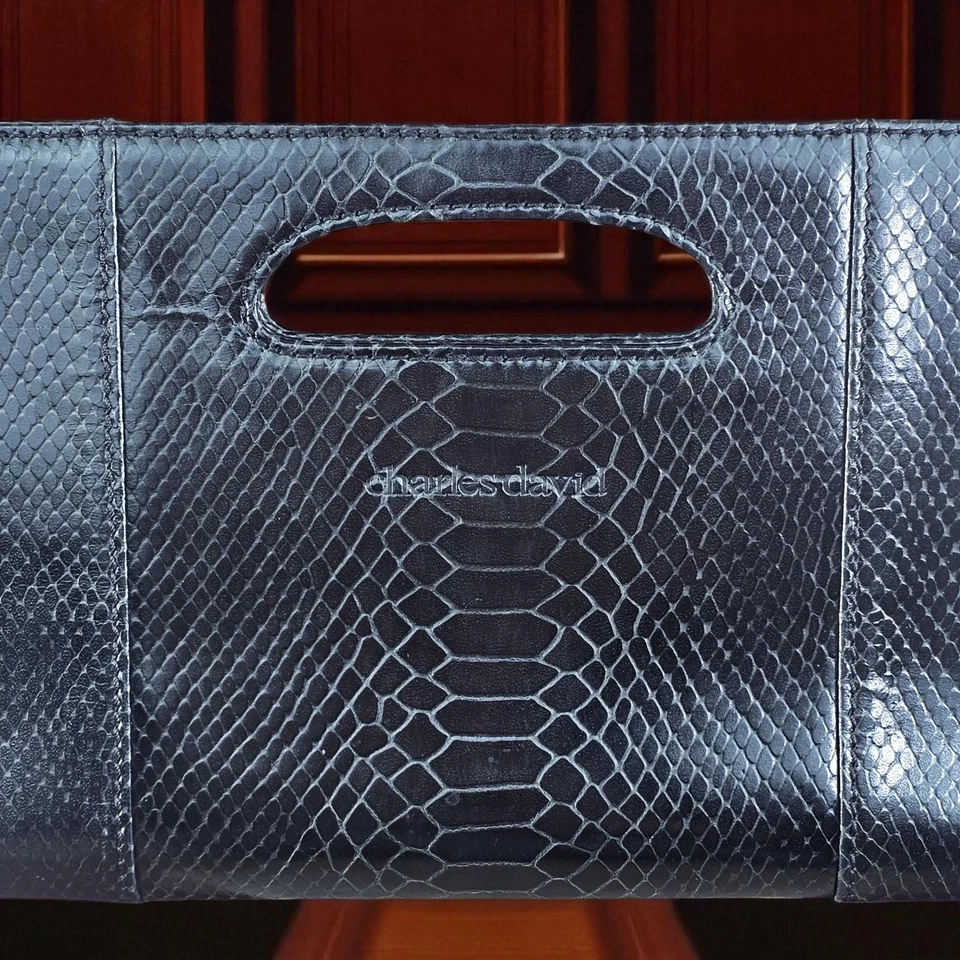 Bolso sin asas de cuero Charles David de colección negro ébano patrón de piel de serpiente nuevo con etiquetas Foto 3 de 4