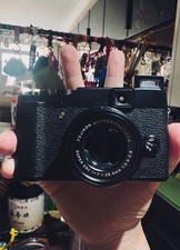 FUJIFILM X10 12MP Digital Camera with 12 Megapixel Optical Zoom Black