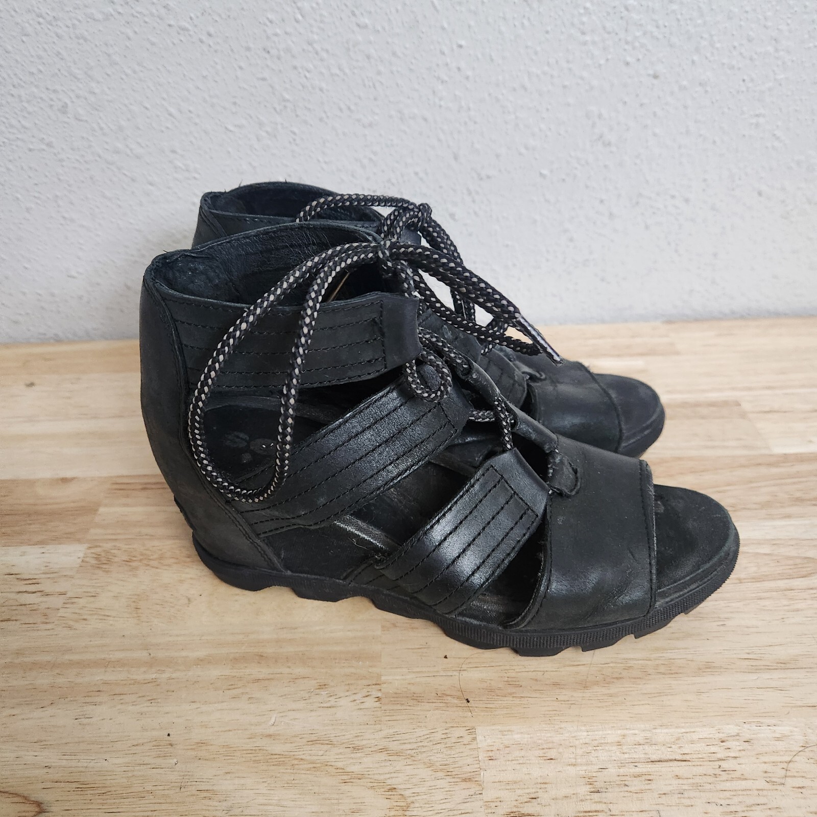 APL Scarpe Sorel donna 8 Joanie Il sandalo stringato pelle zeppa tacco nero
