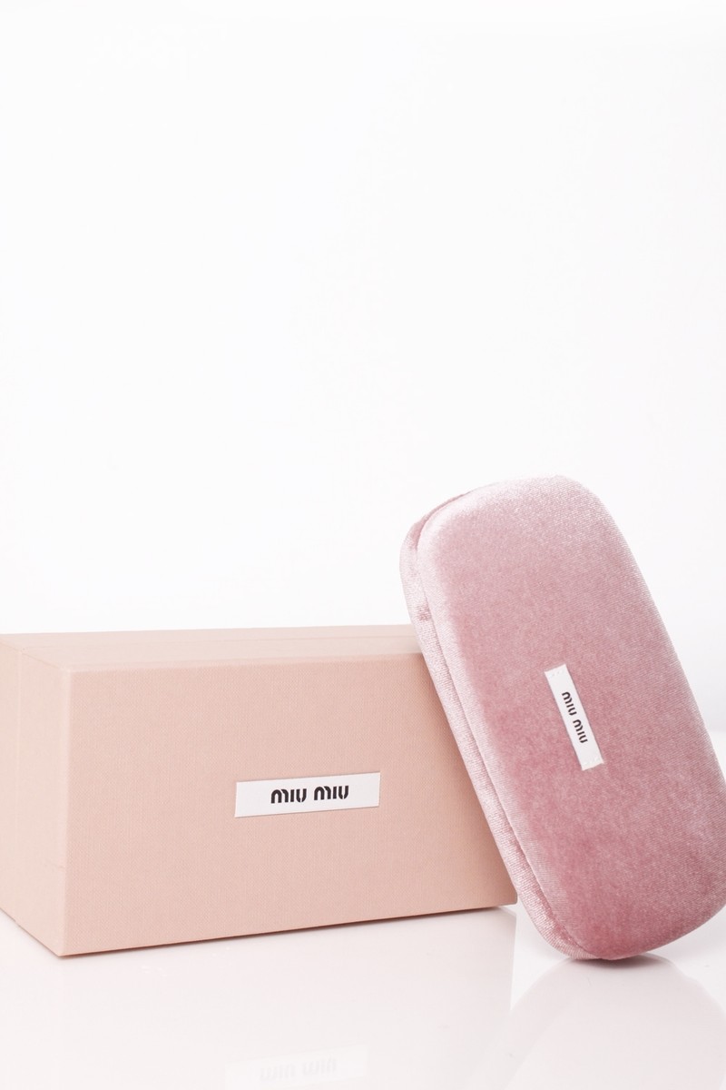 Miu Miu サングラスケース ピンク Brand New Miu Miu Authentic Pink Velvet Hard Sunglasses