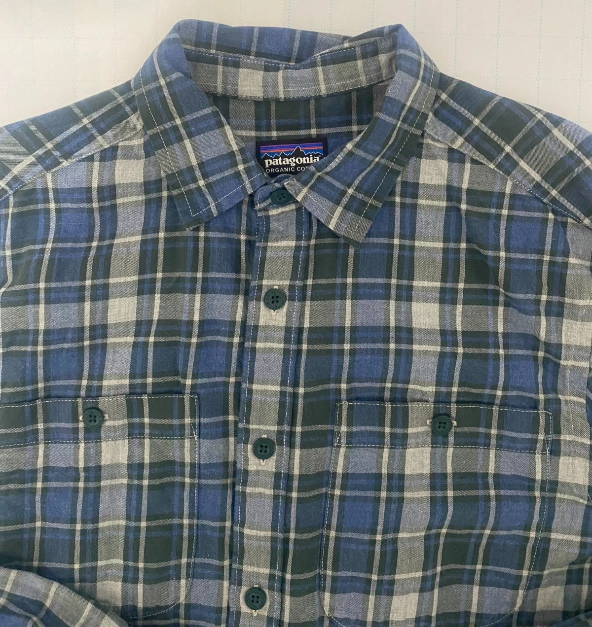Patagonia Organic Cotton Plaid Button Up Shirt Mens Small Blue Outdoor Hiking